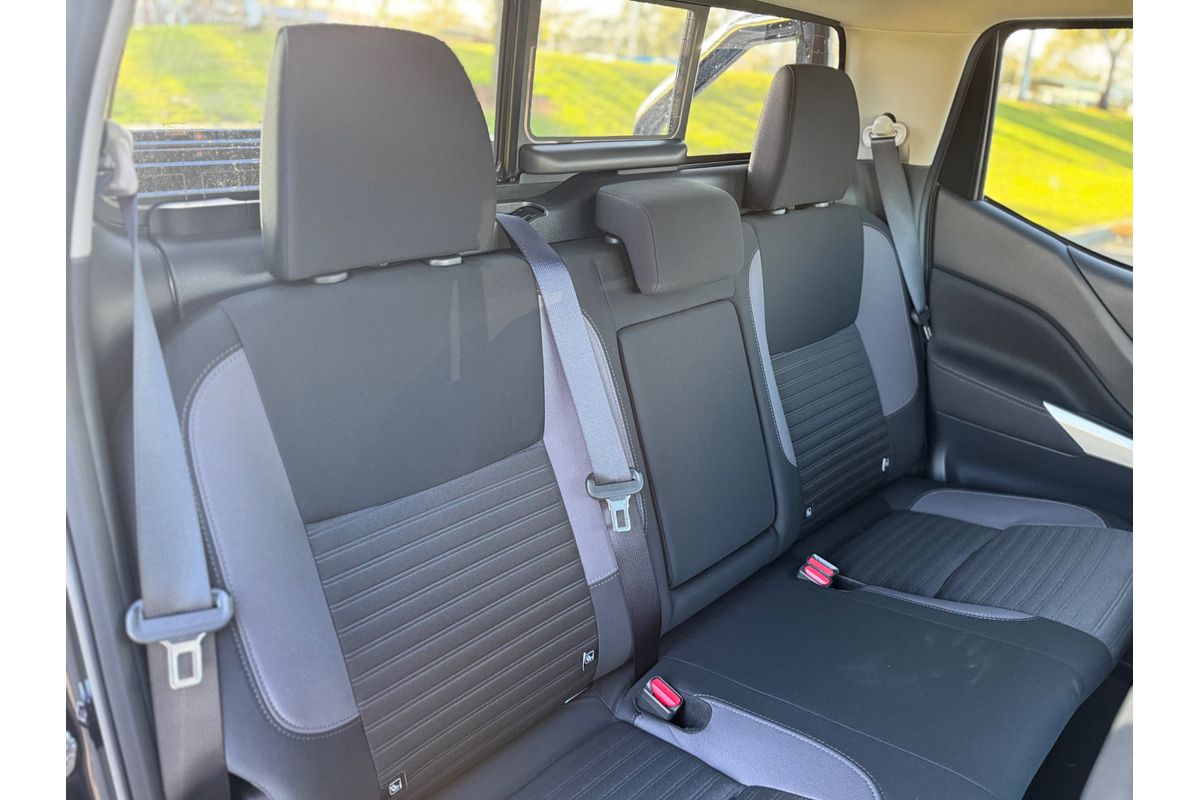 2025 Nissan Navara ST D23 4X4