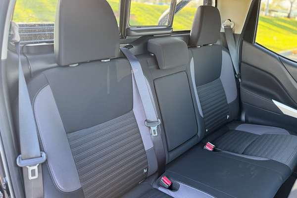 2025 Nissan Navara ST D23 4X4