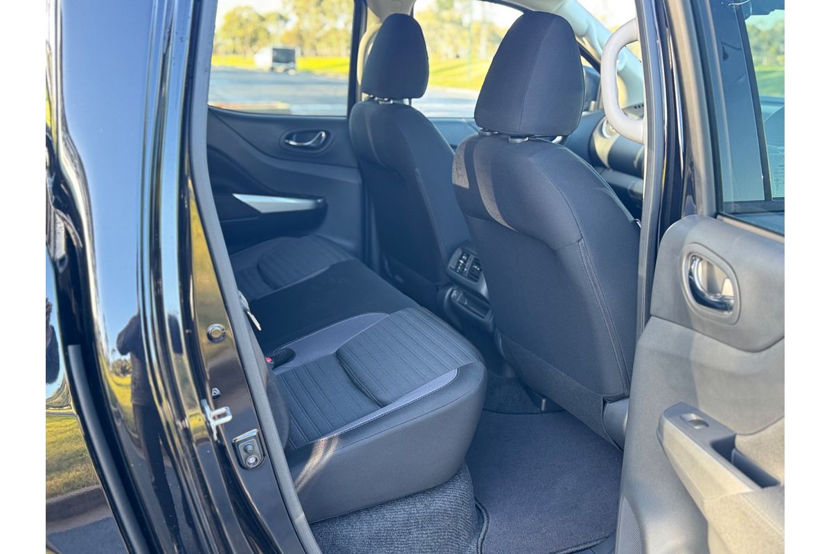 2025 Nissan Navara ST D23 4X4