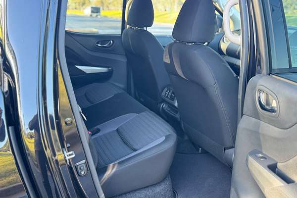 2025 Nissan Navara ST D23 4X4