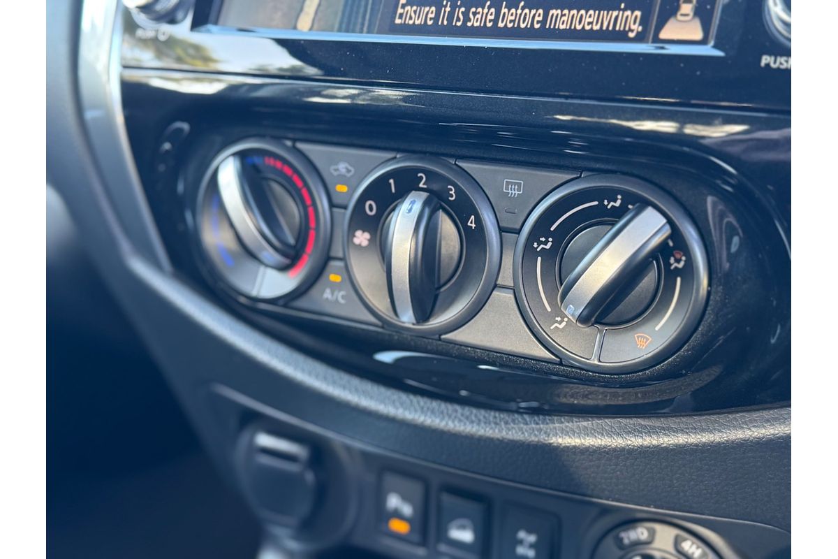 2025 Nissan Navara ST D23 4X4