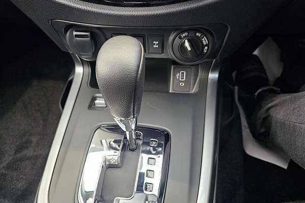 2024 Nissan Navara ST D23 4X4