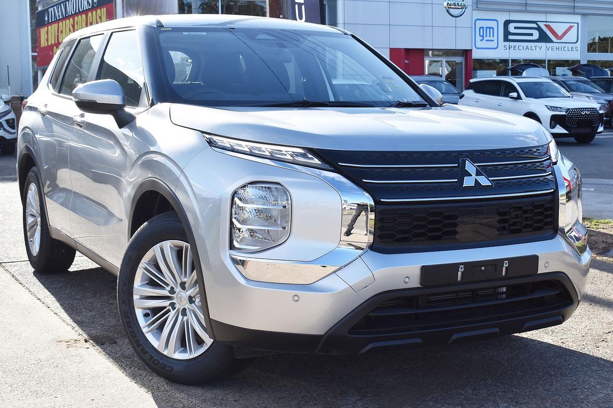 2024 Mitsubishi Outlander ES ZM