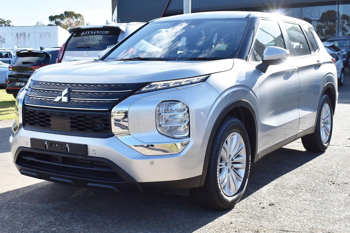 2024 Mitsubishi Outlander ES ZM