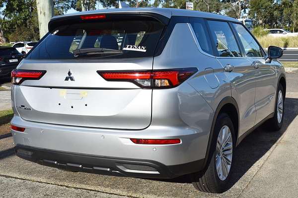 2024 Mitsubishi Outlander ES ZM