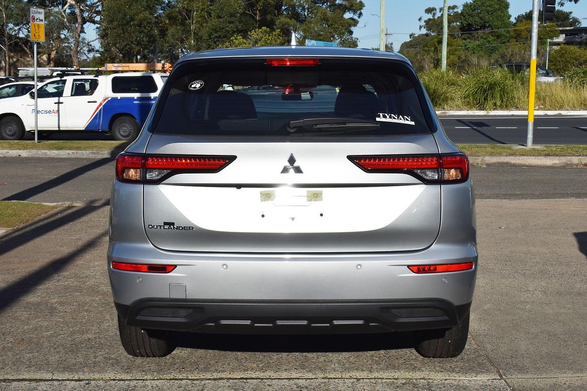2024 Mitsubishi Outlander ES ZM