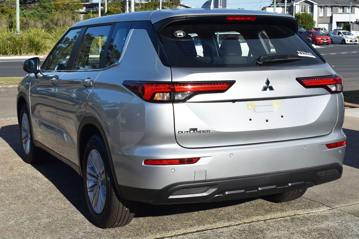 2024 Mitsubishi Outlander ES ZM