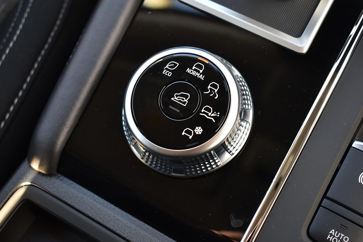 2024 Mitsubishi Outlander ES ZM