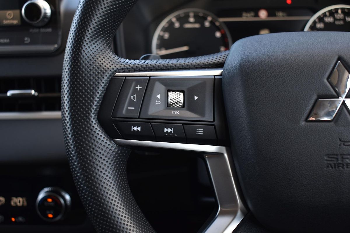 2024 Mitsubishi Outlander ES ZM