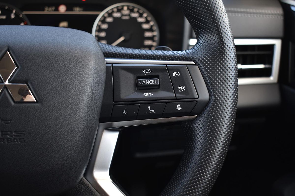 2024 Mitsubishi Outlander ES ZM