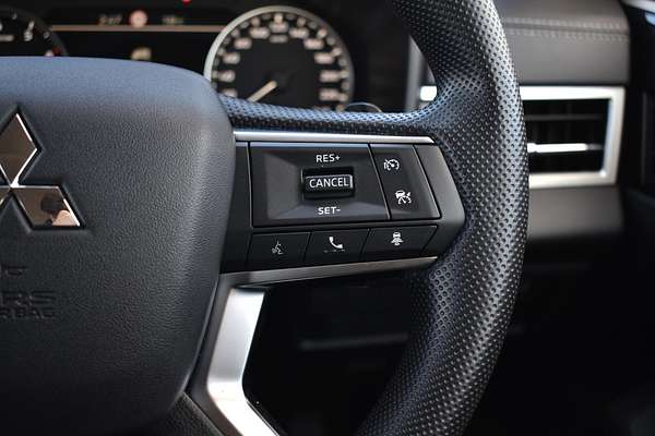 2024 Mitsubishi Outlander ES ZM