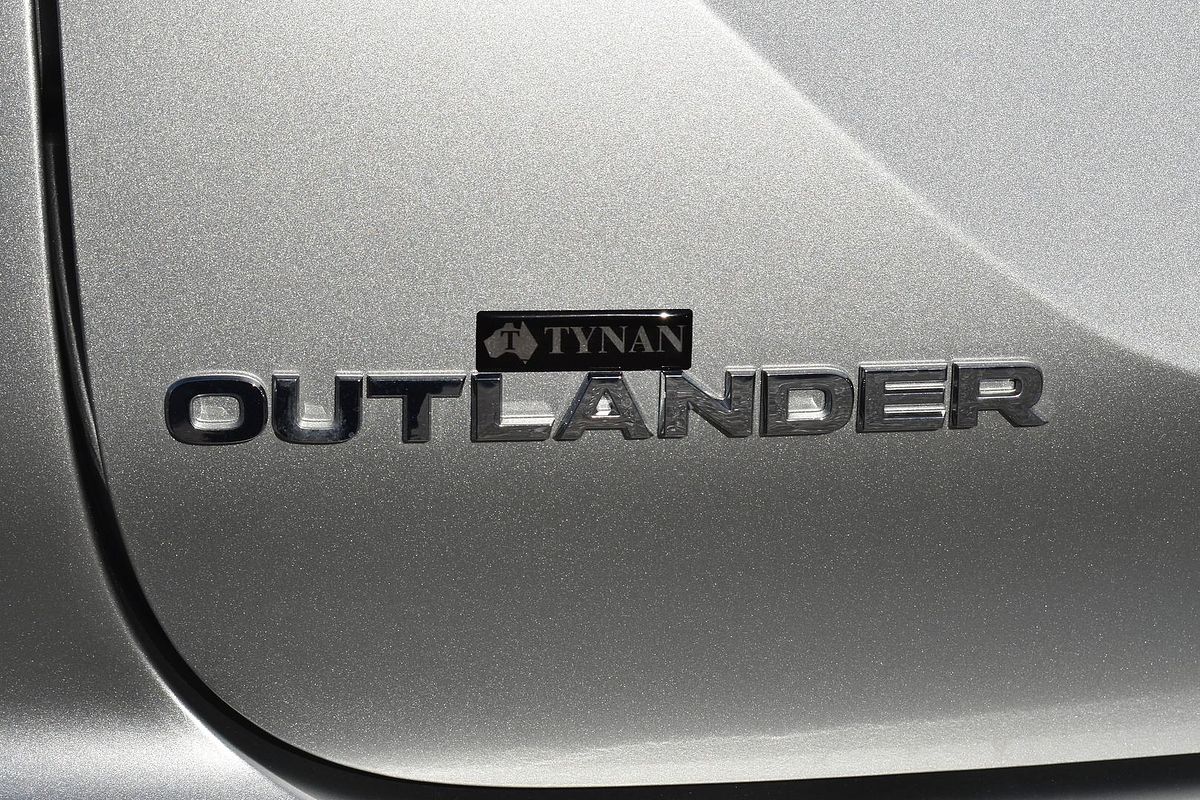 2024 Mitsubishi Outlander ES ZM