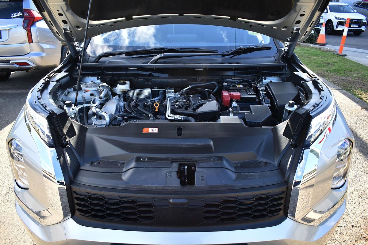 2024 Mitsubishi Outlander ES ZM
