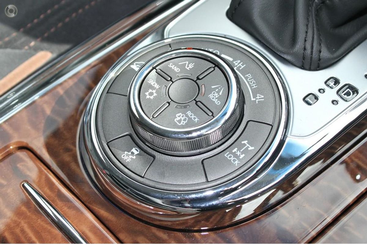 2013 Nissan Patrol ST-L Y62