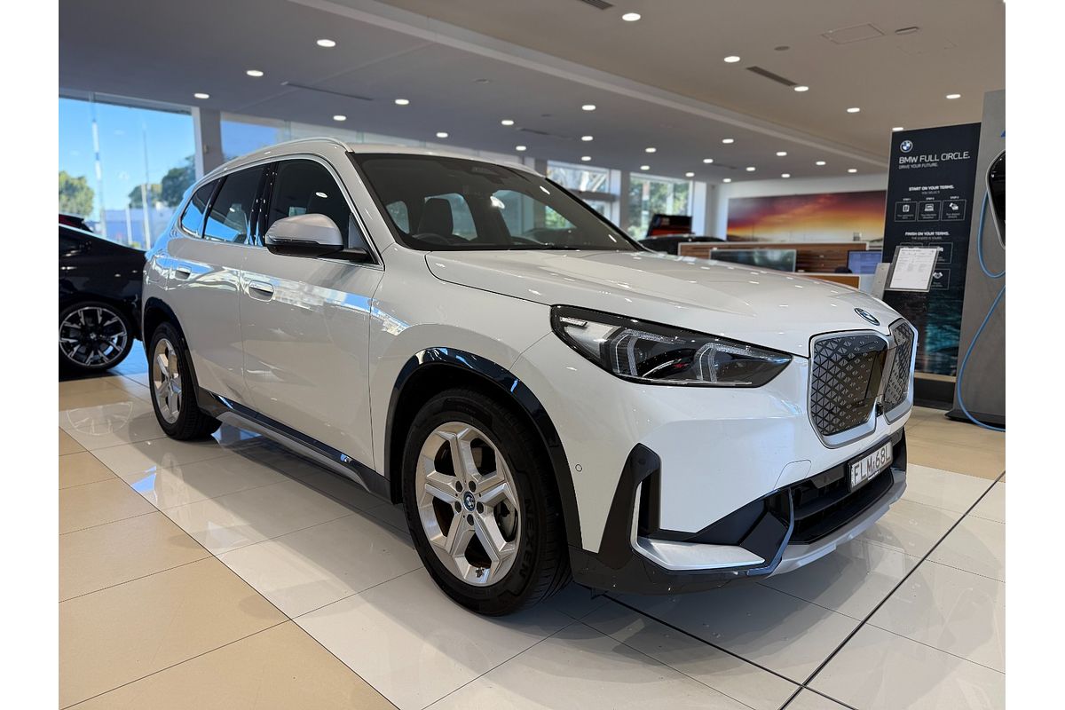 2023 BMW iX1 eDrive20 xLine U11