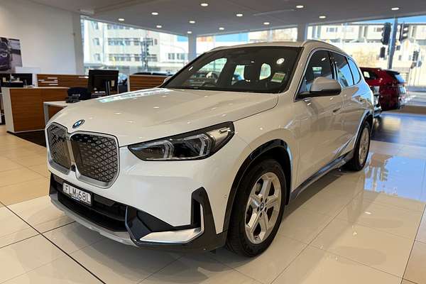 2023 BMW iX1 eDrive20 xLine U11