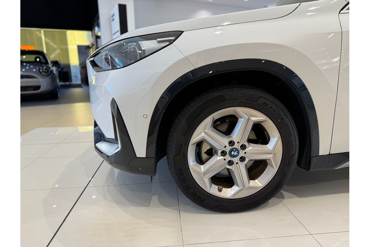 2023 BMW iX1 eDrive20 xLine U11