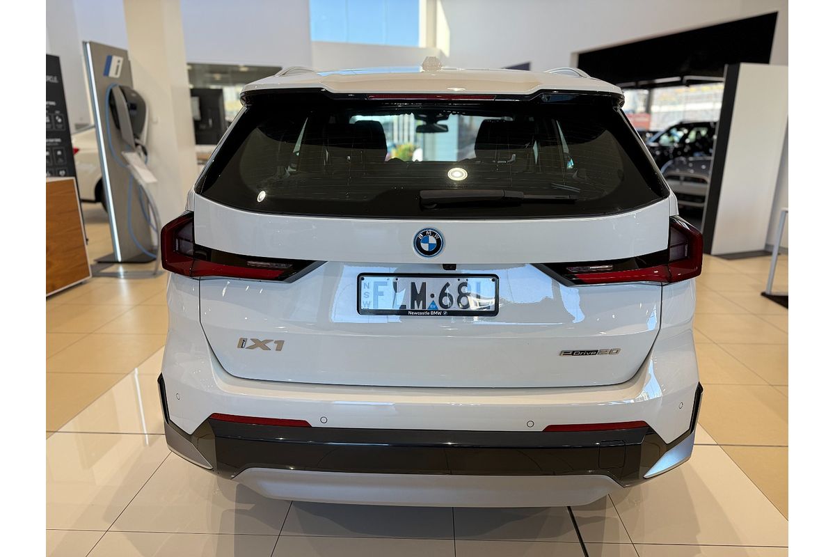 2023 BMW iX1 eDrive20 xLine U11