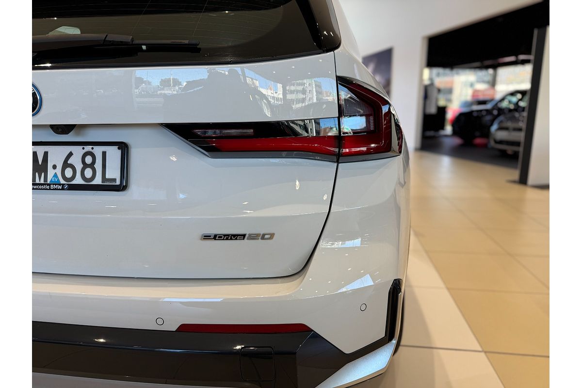 2023 BMW iX1 eDrive20 xLine U11