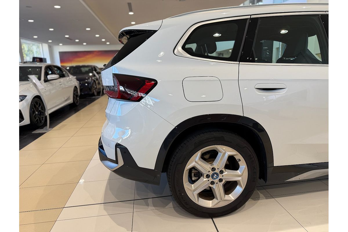 2023 BMW iX1 eDrive20 xLine U11