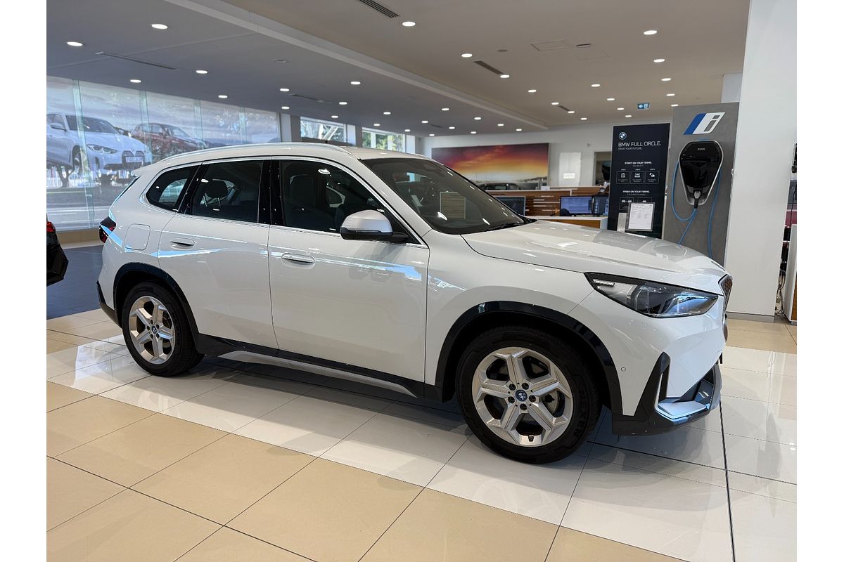 2023 BMW iX1 eDrive20 xLine U11