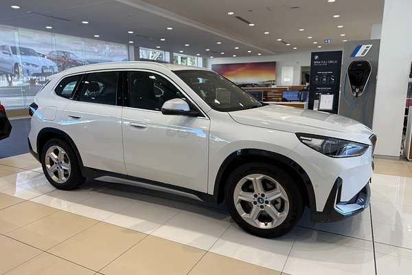 2023 BMW iX1 eDrive20 xLine U11