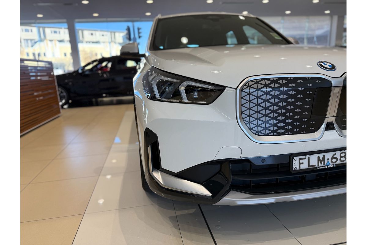 2023 BMW iX1 eDrive20 xLine U11