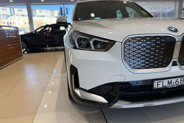 2023 BMW iX1 eDrive20 xLine U11