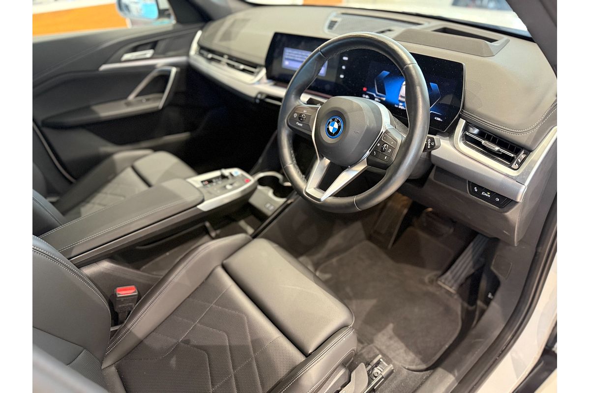 2023 BMW iX1 eDrive20 xLine U11