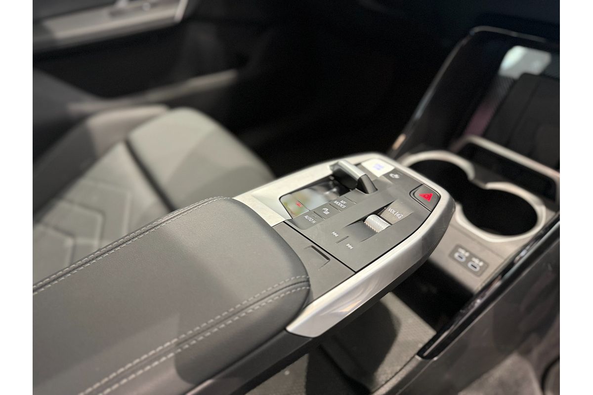 2023 BMW iX1 eDrive20 xLine U11