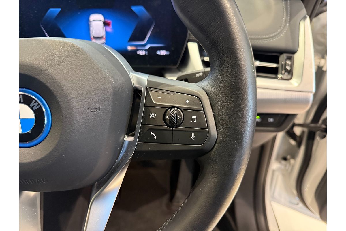 2023 BMW iX1 eDrive20 xLine U11