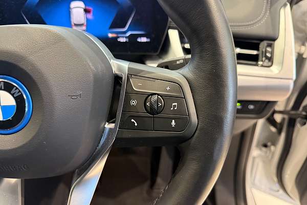 2023 BMW iX1 eDrive20 xLine U11