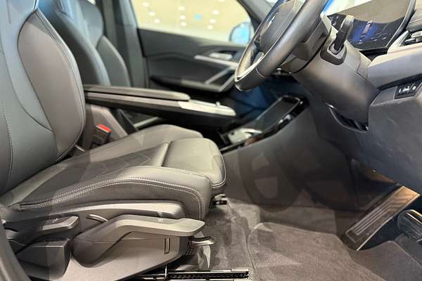 2023 BMW iX1 eDrive20 xLine U11