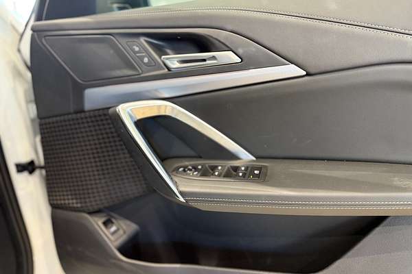 2023 BMW iX1 eDrive20 xLine U11