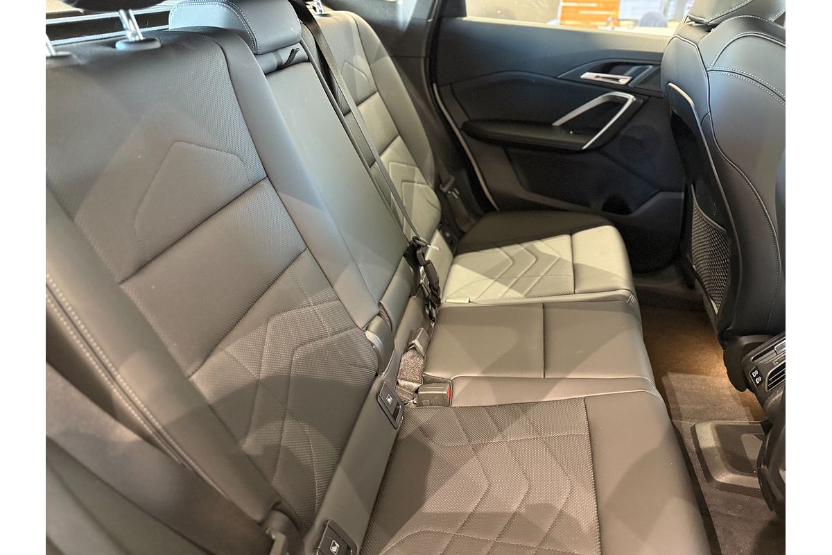2023 BMW iX1 eDrive20 xLine U11