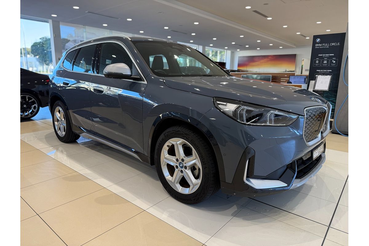 2023 BMW iX1 eDrive20 xLine U11