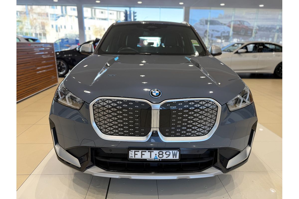 2023 BMW iX1 eDrive20 xLine U11