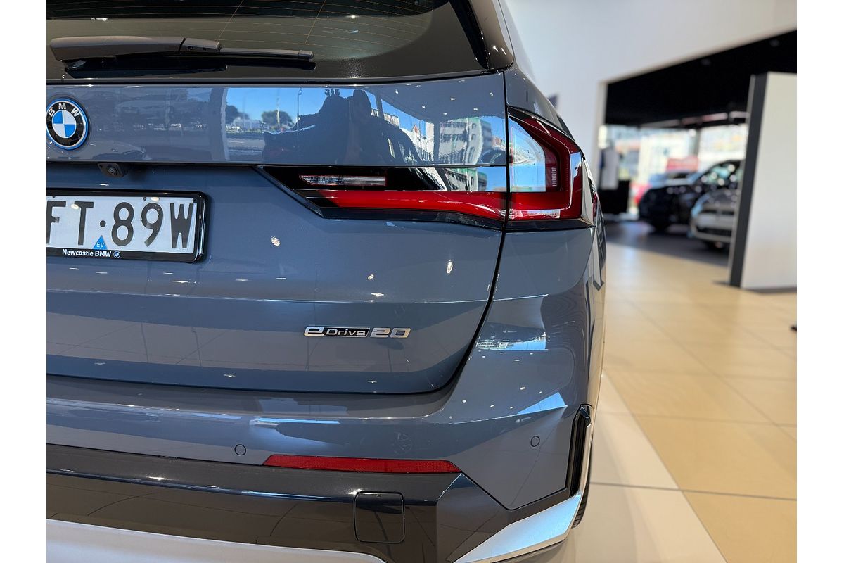 2023 BMW iX1 eDrive20 xLine U11