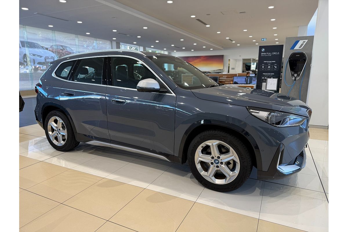 2023 BMW iX1 eDrive20 xLine U11