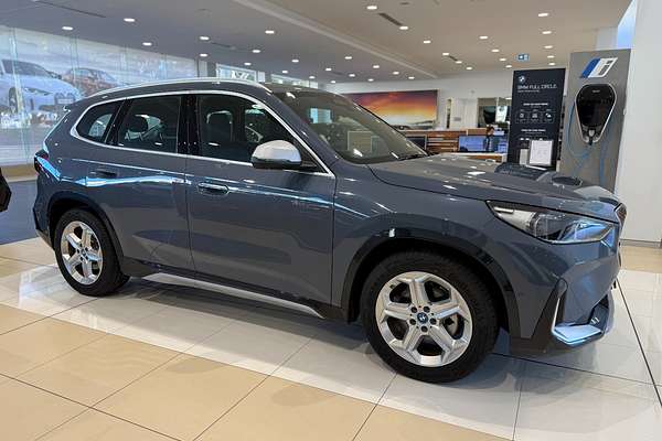 2023 BMW iX1 eDrive20 xLine U11