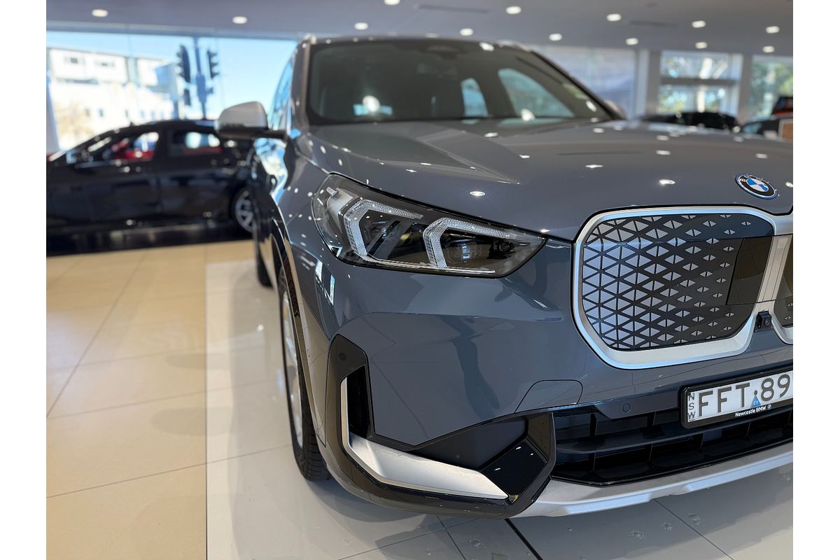 2023 BMW iX1 eDrive20 xLine U11