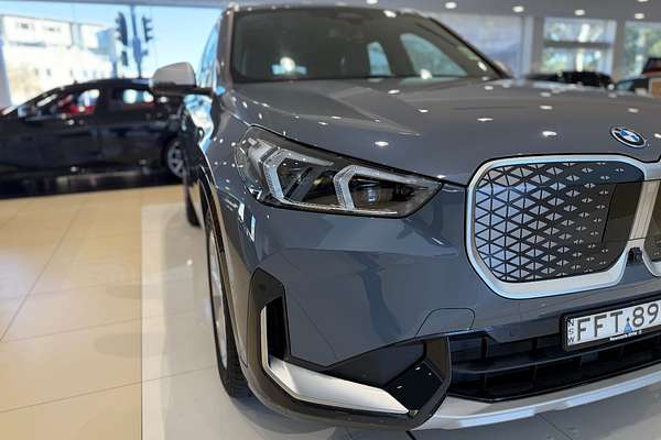 2023 BMW iX1 eDrive20 xLine U11