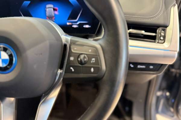 2023 BMW iX1 eDrive20 xLine U11