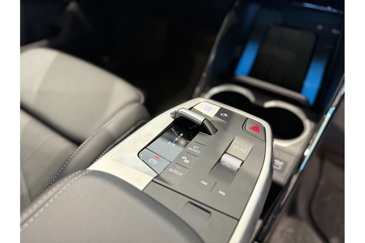 2023 BMW iX1 eDrive20 xLine U11