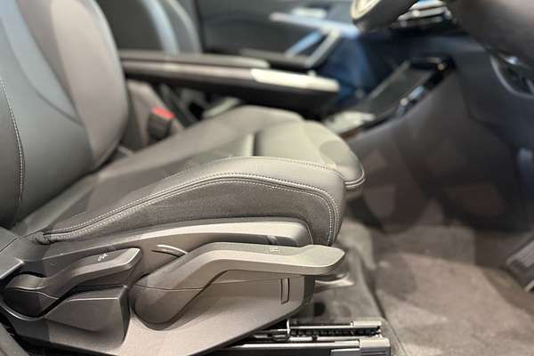 2023 BMW iX1 eDrive20 xLine U11