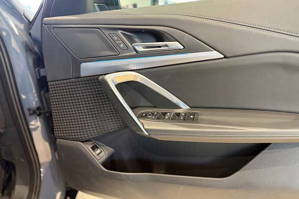 2023 BMW iX1 eDrive20 xLine U11
