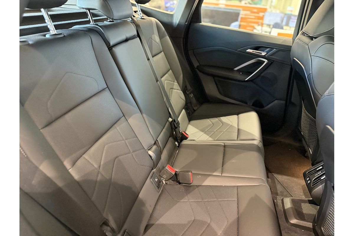 2023 BMW iX1 eDrive20 xLine U11