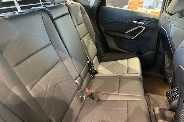 2023 BMW iX1 eDrive20 xLine U11