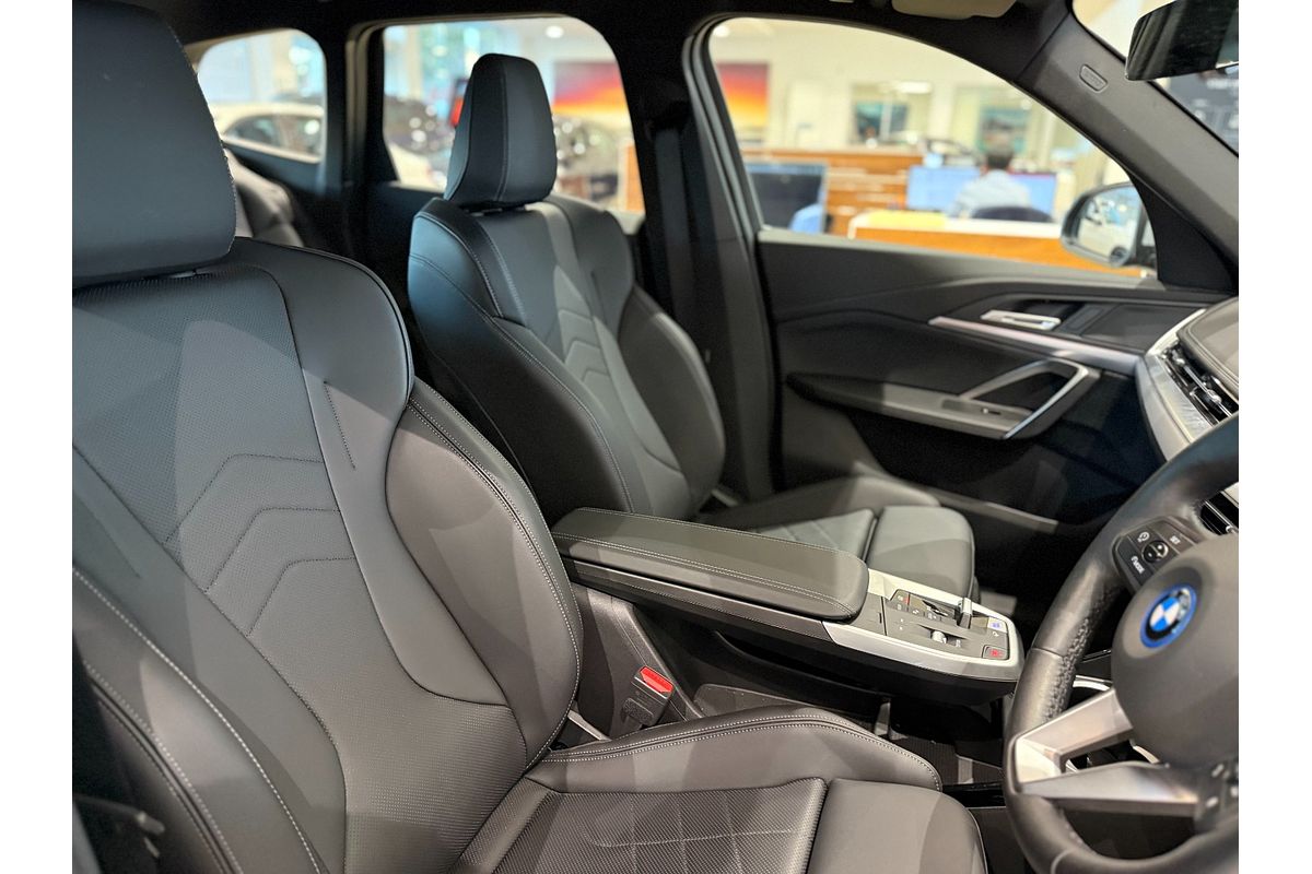 2024 BMW iX1 eDrive20 xLine U11