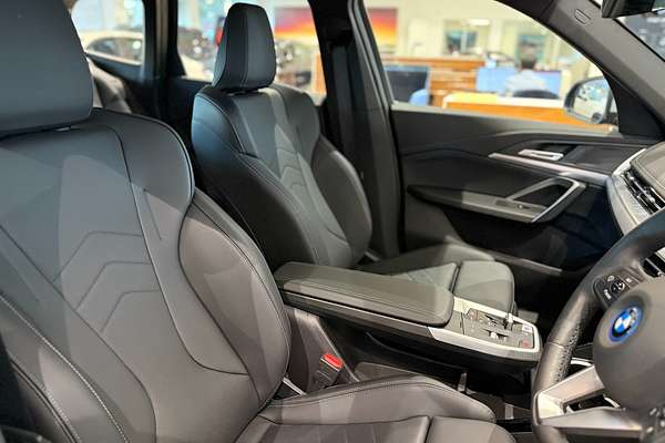 2024 BMW iX1 eDrive20 xLine U11